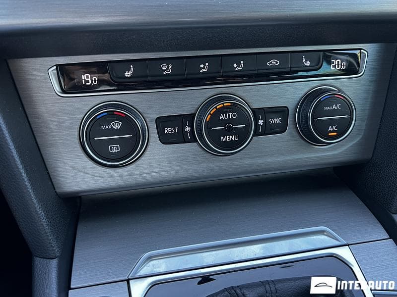 2016 Volkswagen Passat — Miniatură 11