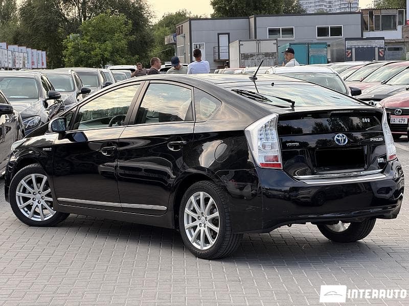 2011 Toyota Prius — Miniatură 2