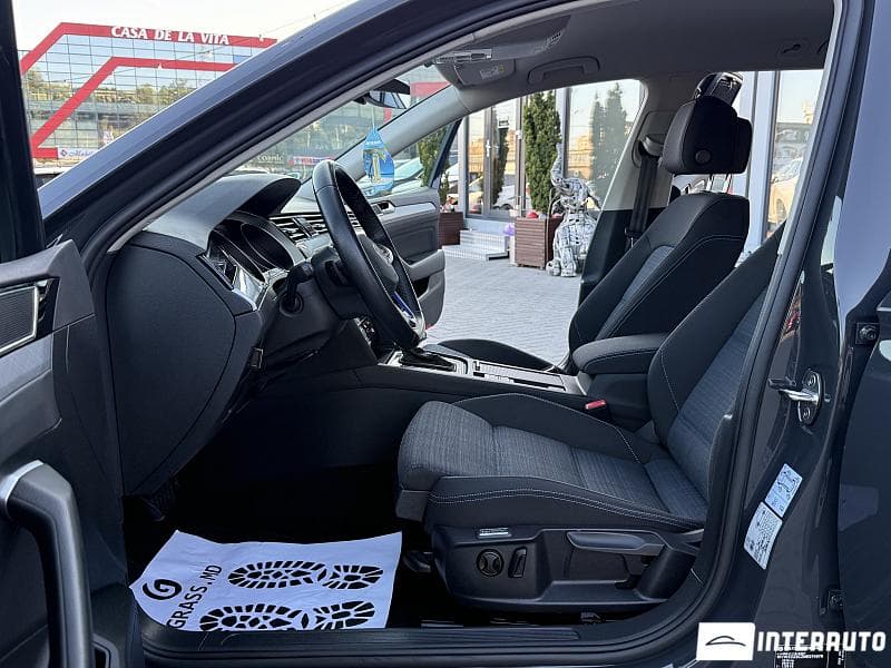 Volkswagen Passat GTE 2021 — Миниатюра 5