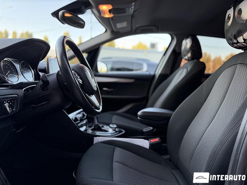 2019 BMW 225XE — Miniatură 9
