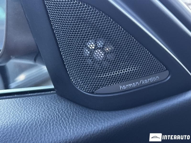 BMW 330E 2017 — Миниатюра 16