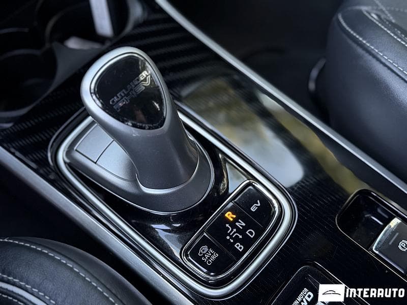 2019 Mitsubishi Outlander — Miniatură 18