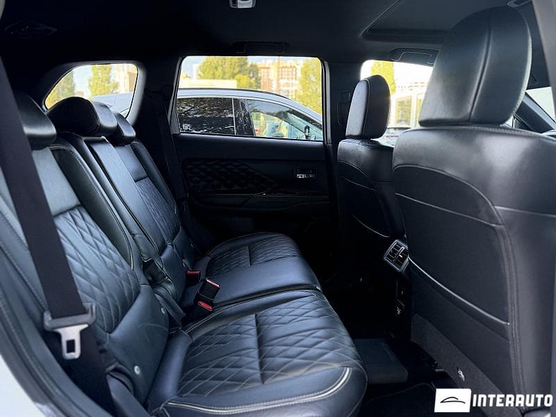 2019 Mitsubishi Outlander — Miniatură 22