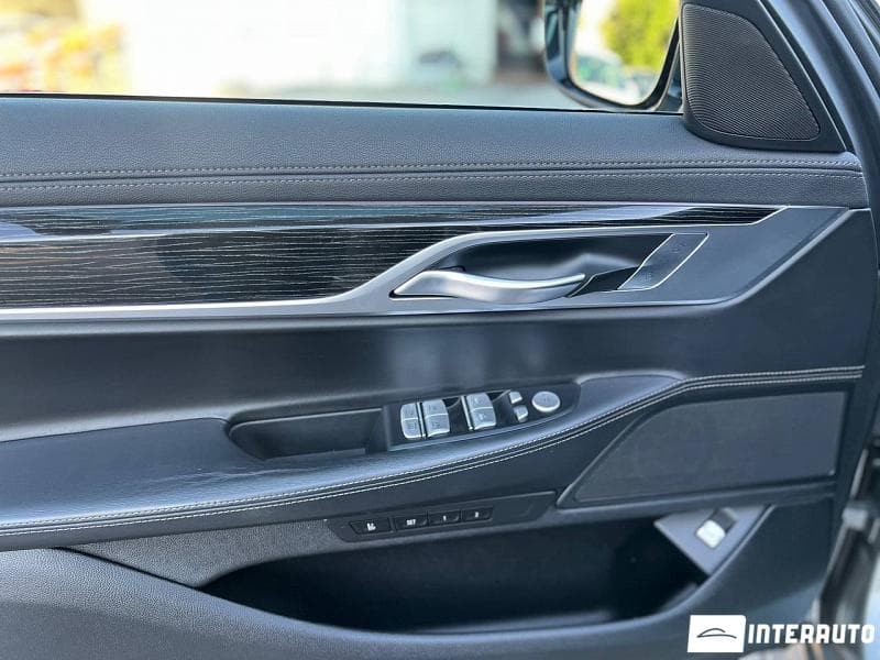 2019 BMW 745e — Miniatură 7