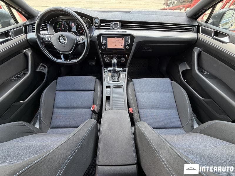 Volkswagen Passat GTE 2016 — Миниатюра 9