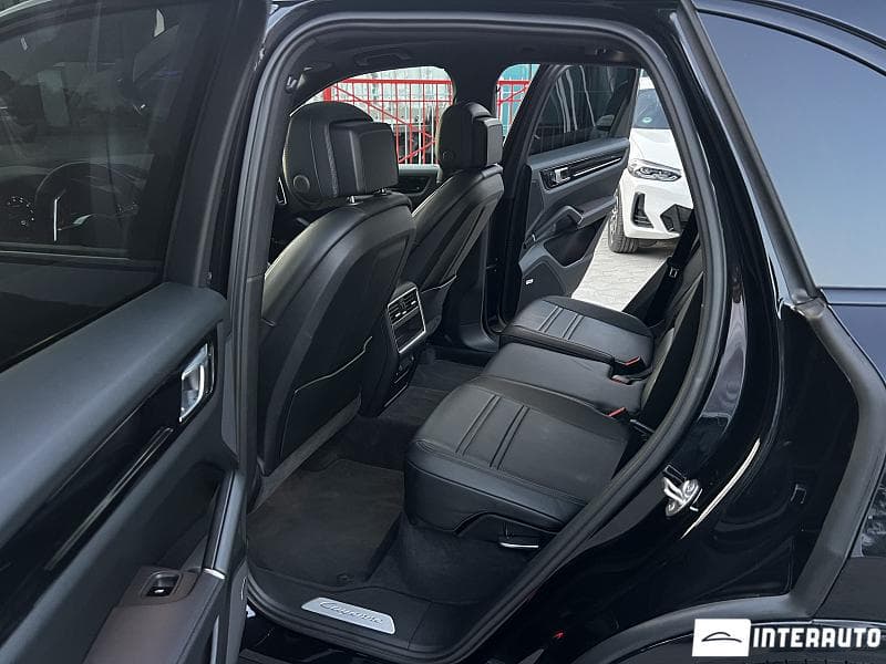 Porsche Cayenne 2019 — Миниатюра 8