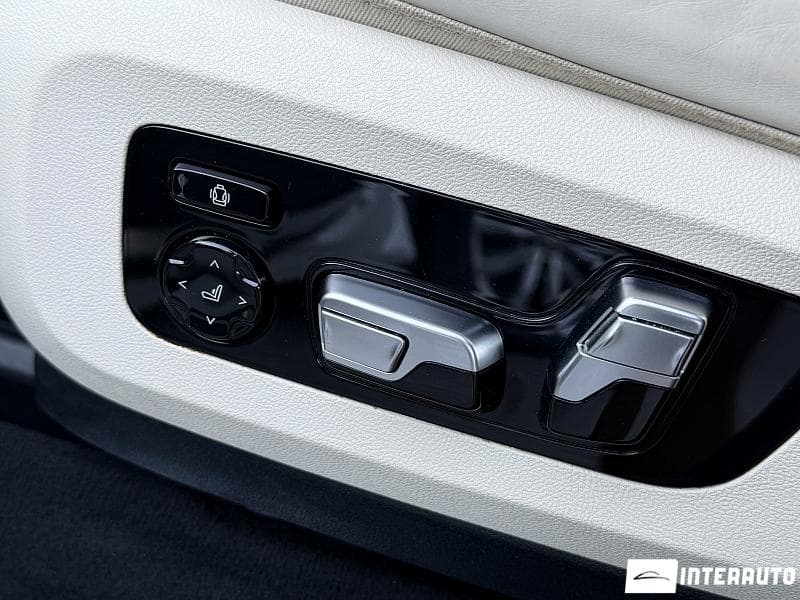 BMW X7 4.0i 2019 — Миниатюра 25