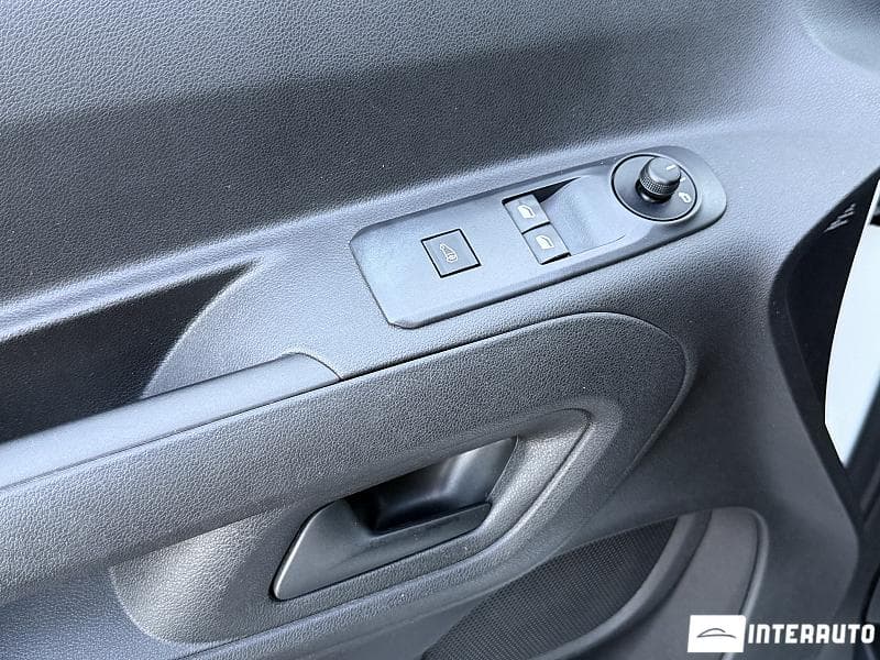 Opel Combo 2020 — Миниатюра 13