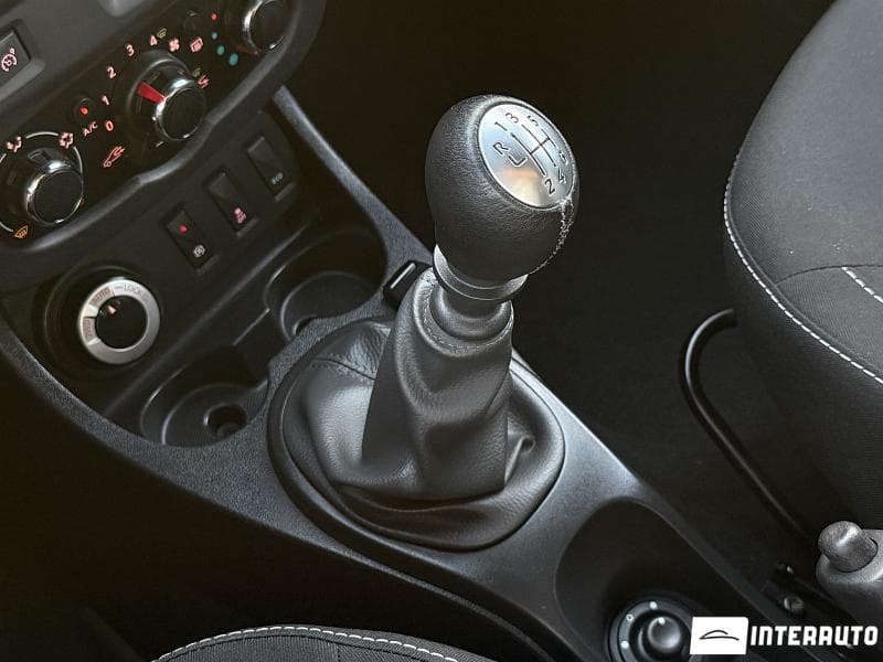 2016 Dacia Duster — Miniatură 13