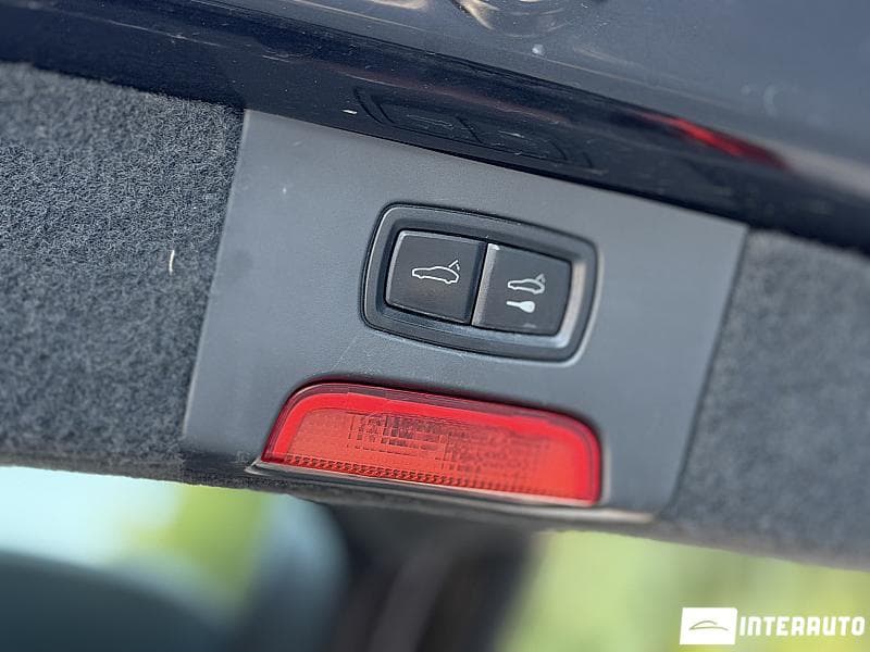 2015 Porsche Cayenne S Hybrid — Miniatură 22