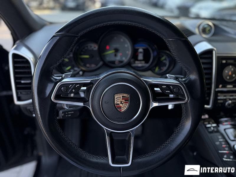 2015 Porsche Cayenne S Hybrid — Miniatură 11