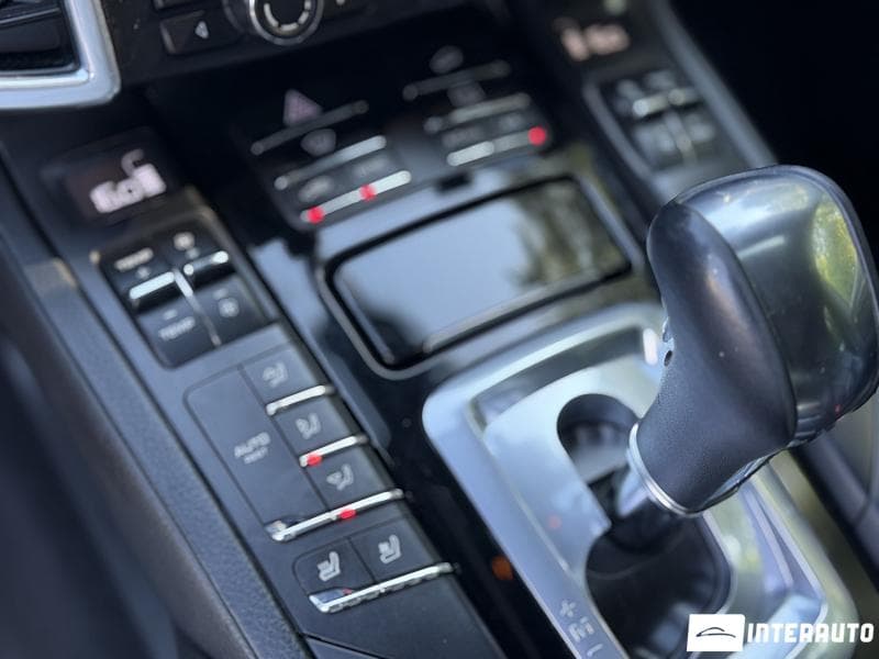 2015 Porsche Cayenne S Hybrid — Miniatură 15