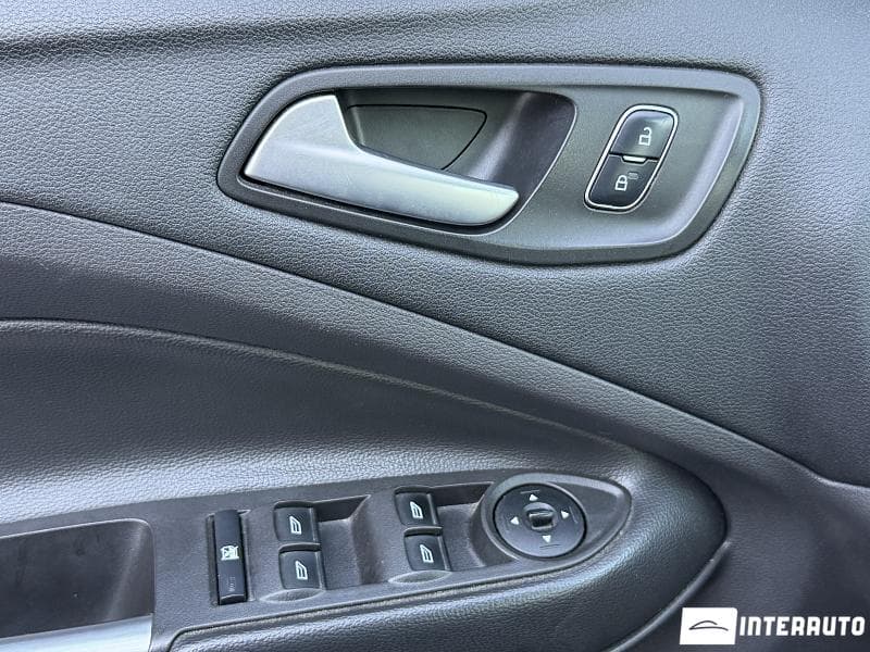 2017 Ford Escape — Miniatură 6
