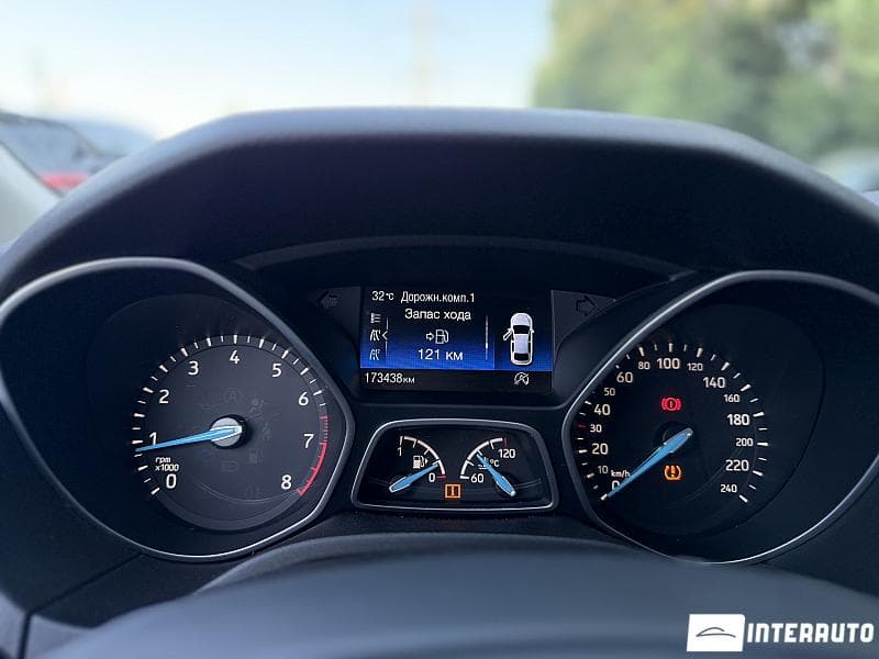 2016 Ford Focus — Miniatură 10