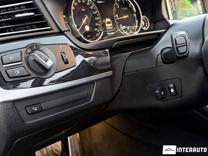 2015 BMW 520 — Miniatură 12