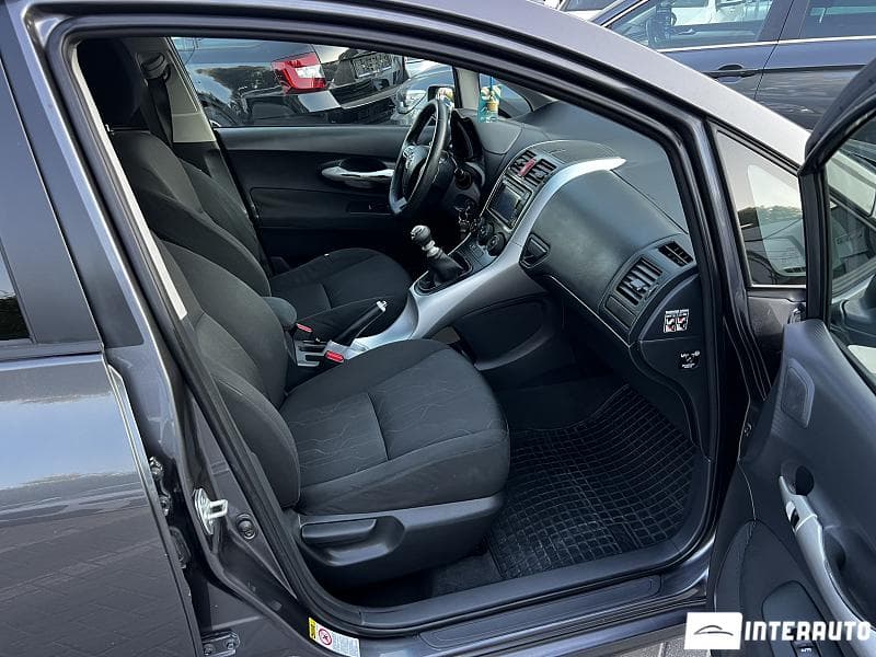 Toyota Auris 2010 — Миниатюра 7