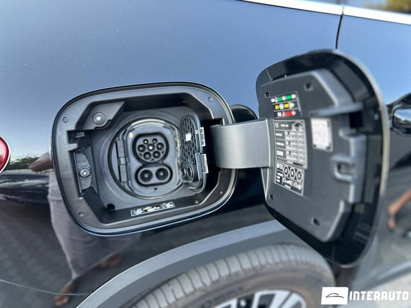 Mercedes EQA 250 2025 — Миниатюра 6