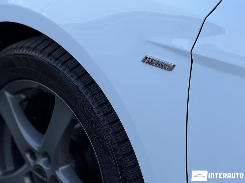 2017 Ford Focus — Miniatură 5