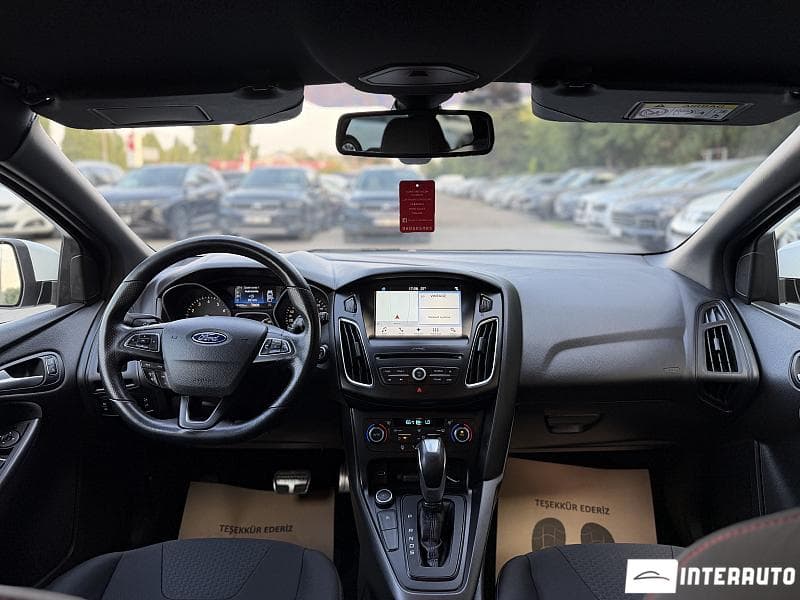 2017 Ford Focus — Miniatură 18