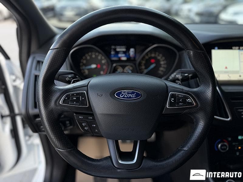2017 Ford Focus — Miniatură 10
