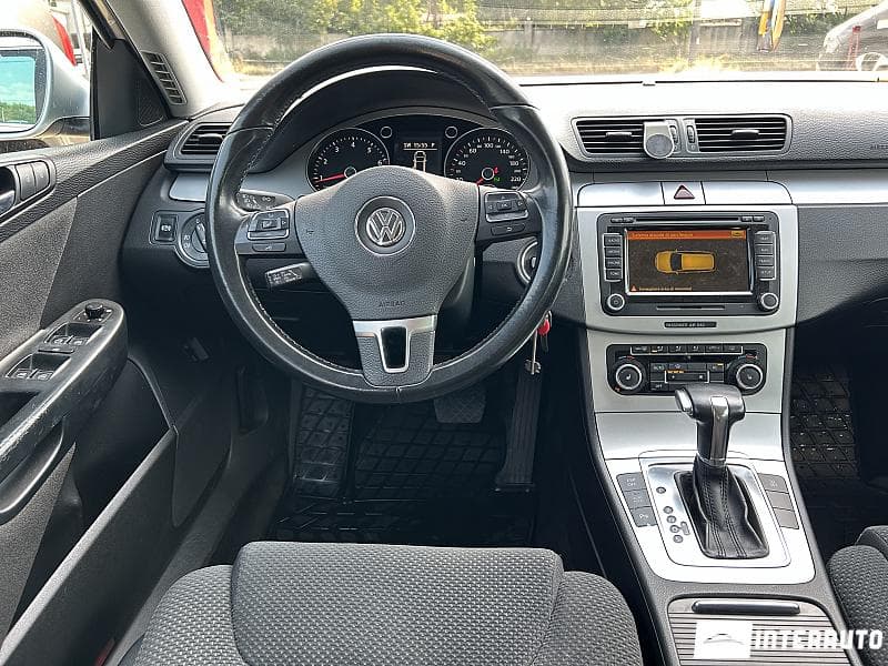 2010 Volkswagen Passat — Miniatură 8