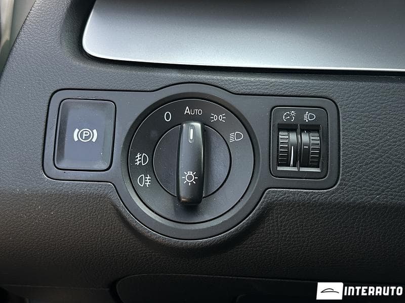 2010 Volkswagen Passat — Miniatură 7