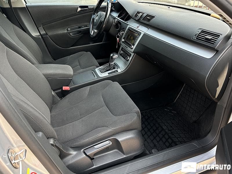 2010 Volkswagen Passat — Miniatură 14