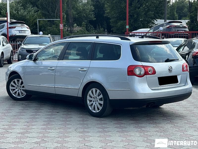 2010 Volkswagen Passat — Miniatură 3
