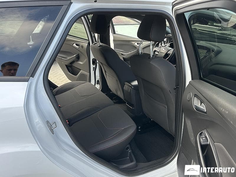 2018 Ford Focus — Miniatură 14