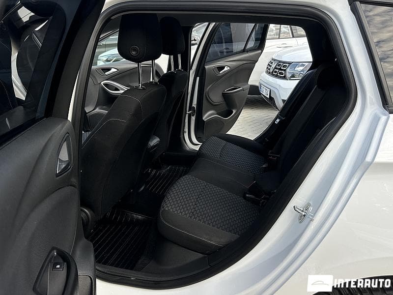 Opel Astra 2017 — Миниатюра 11