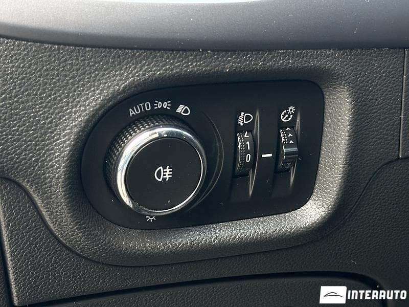 Opel Astra 2017 — Миниатюра 15