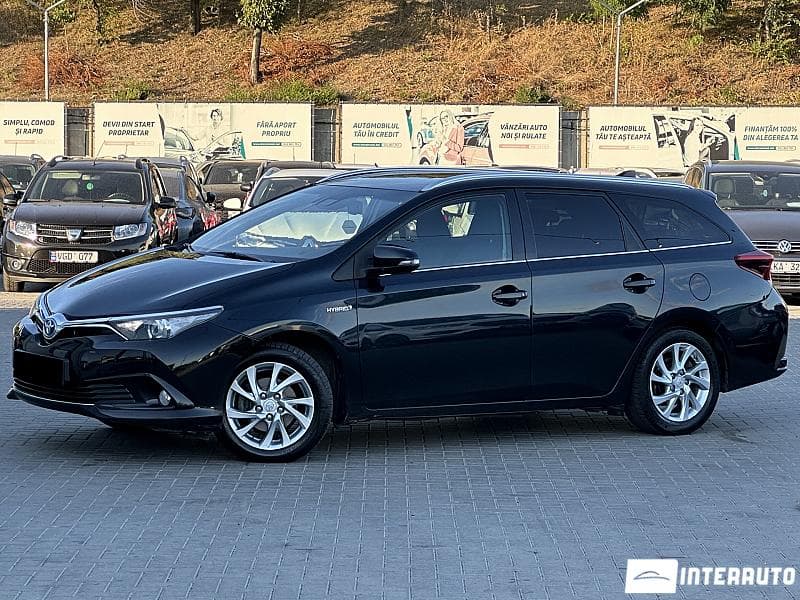 2016 Toyota Auris — Miniatură 2