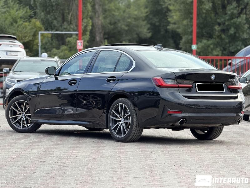 2020 BMW 330E — Miniatură 3