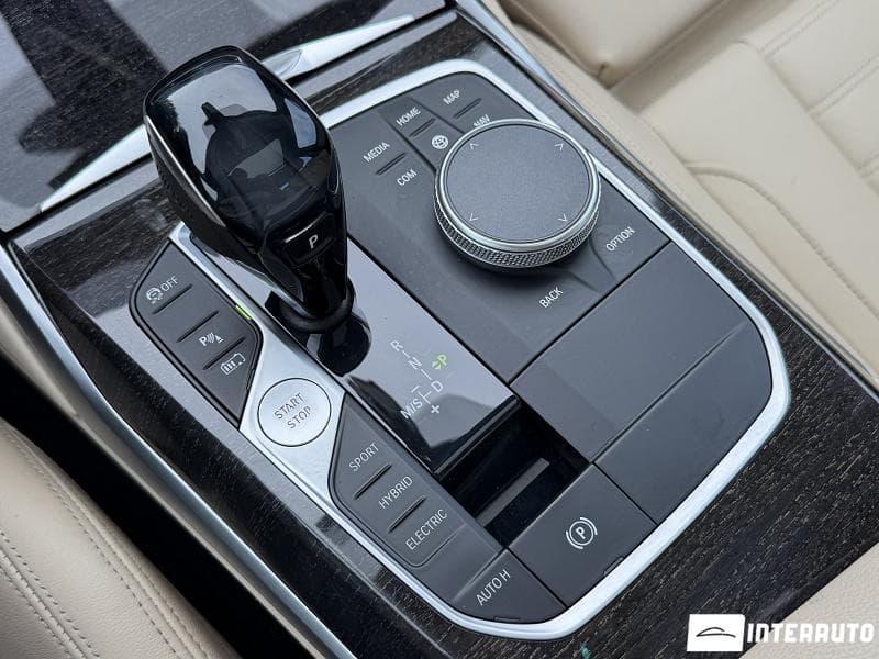 2020 BMW 330E — Miniatură 16