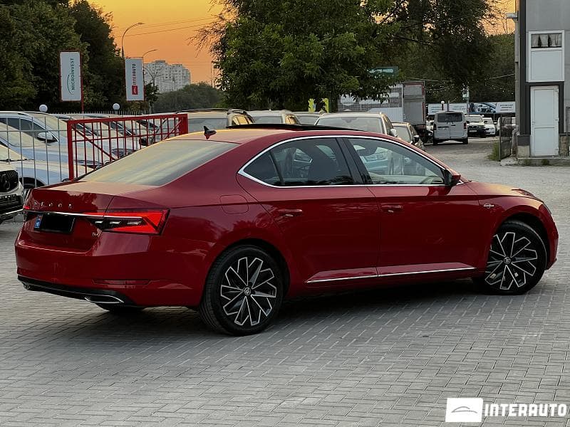 2021 Skoda Superb — Miniatură 4