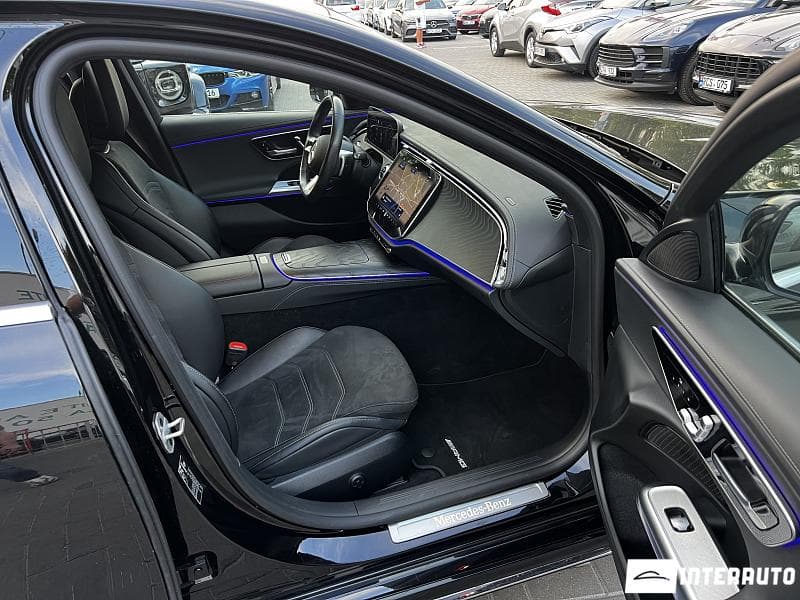 Mercedes E 300e 2023 — Миниатюра 17