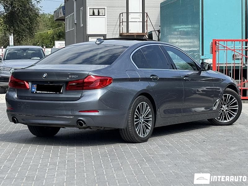 2017 BMW 530 — Miniatură 3