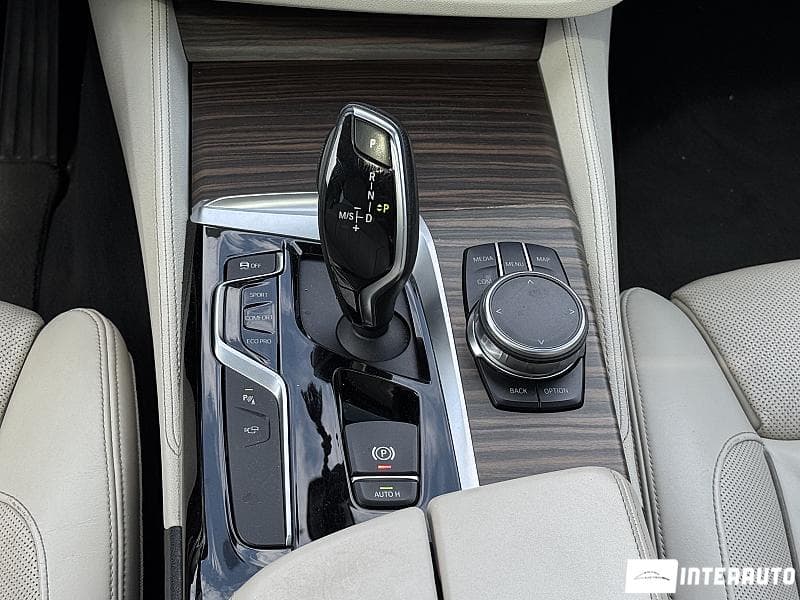 2017 BMW 530 — Miniatură 10