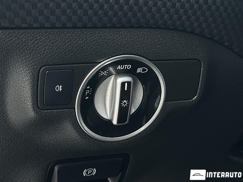 2017 Mercedes A 180 — Miniatură 17