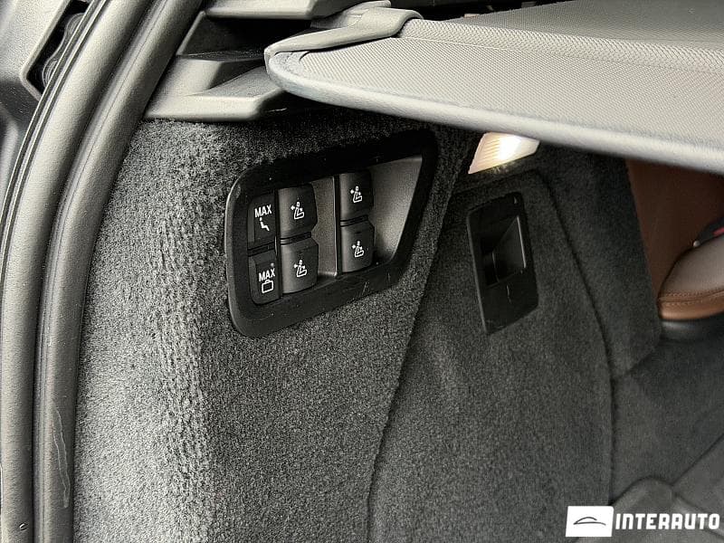 2020 BMW X7 4.0i — Miniatură 19