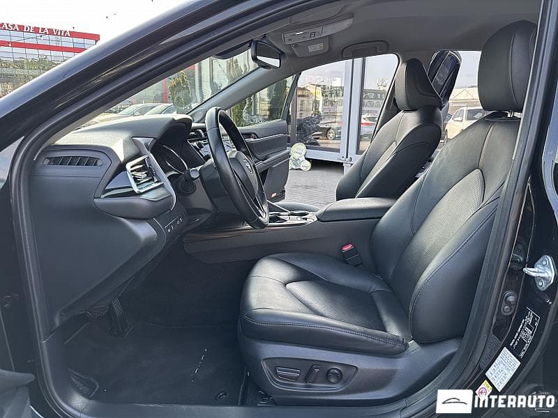Toyota Camry 2018 — Миниатюра 5