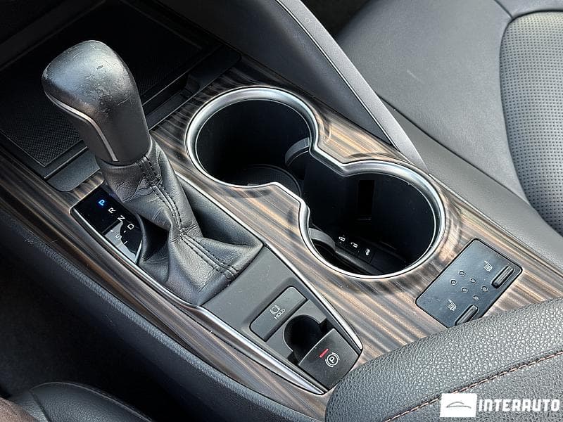 Toyota Camry 2018 — Миниатюра 10