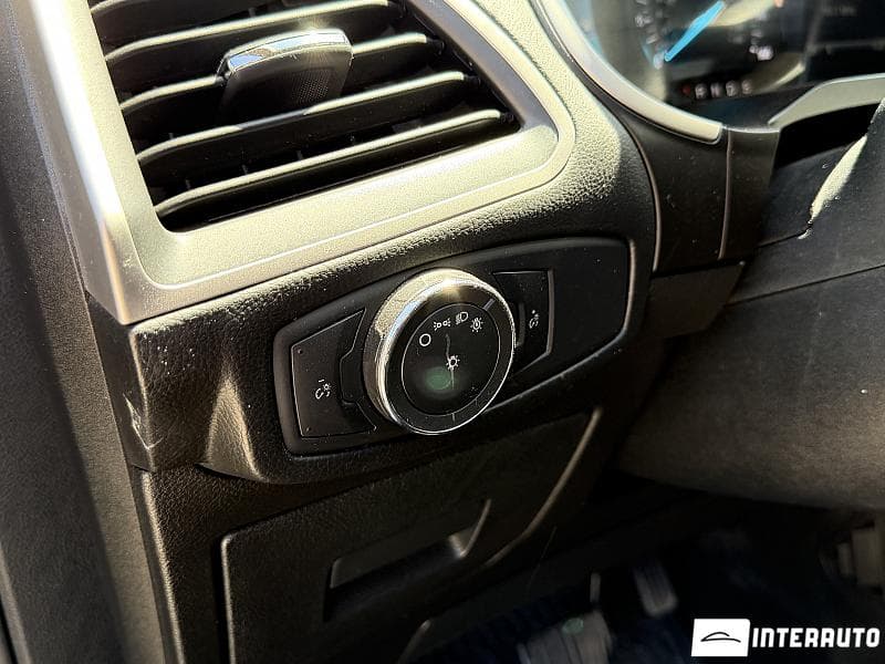 2016 Ford Edge — Miniatură 16