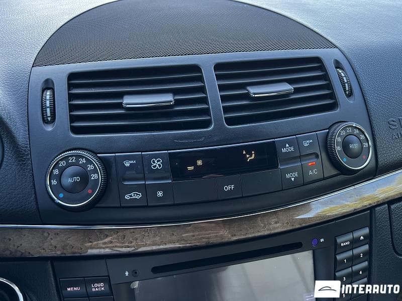 Mercedes E 220 2008 — Миниатюра 10