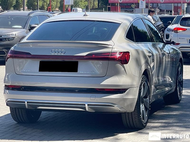 2021 Audi E-tron — Miniatură 2
