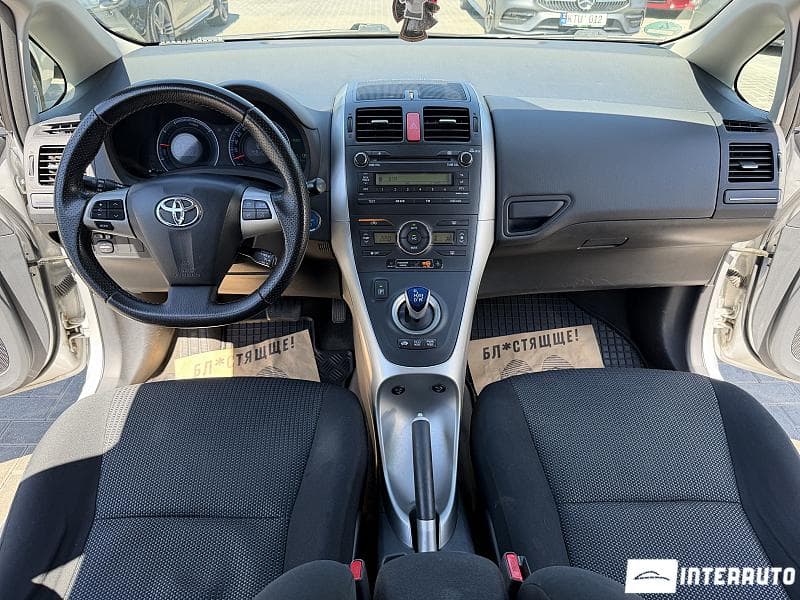 2010 Toyota Auris — Miniatură 7