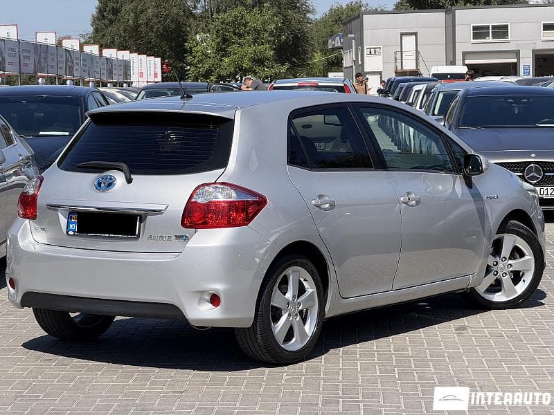 2010 Toyota Auris — Miniatură 4