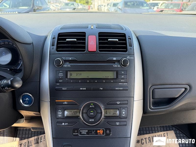 2010 Toyota Auris — Miniatură 11