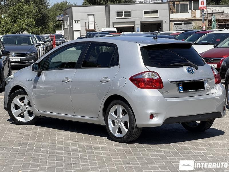 2010 Toyota Auris — Miniatură 2