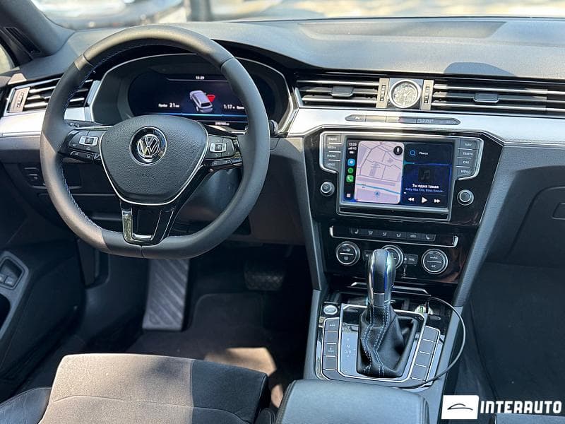 2016 Volkswagen Passat GTE — Miniatură 10